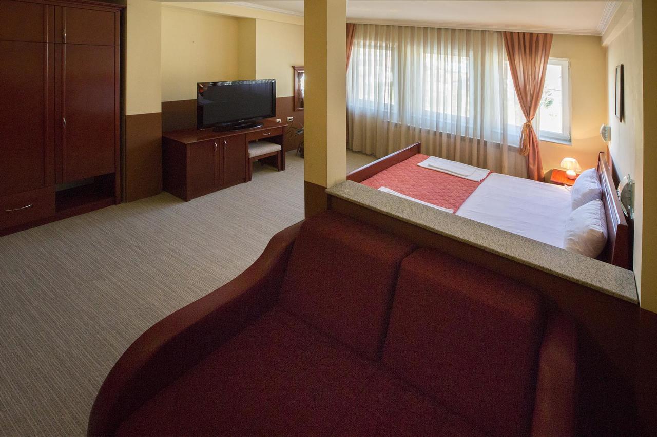 Hotel Atlas Novi Pazar Exterior photo
